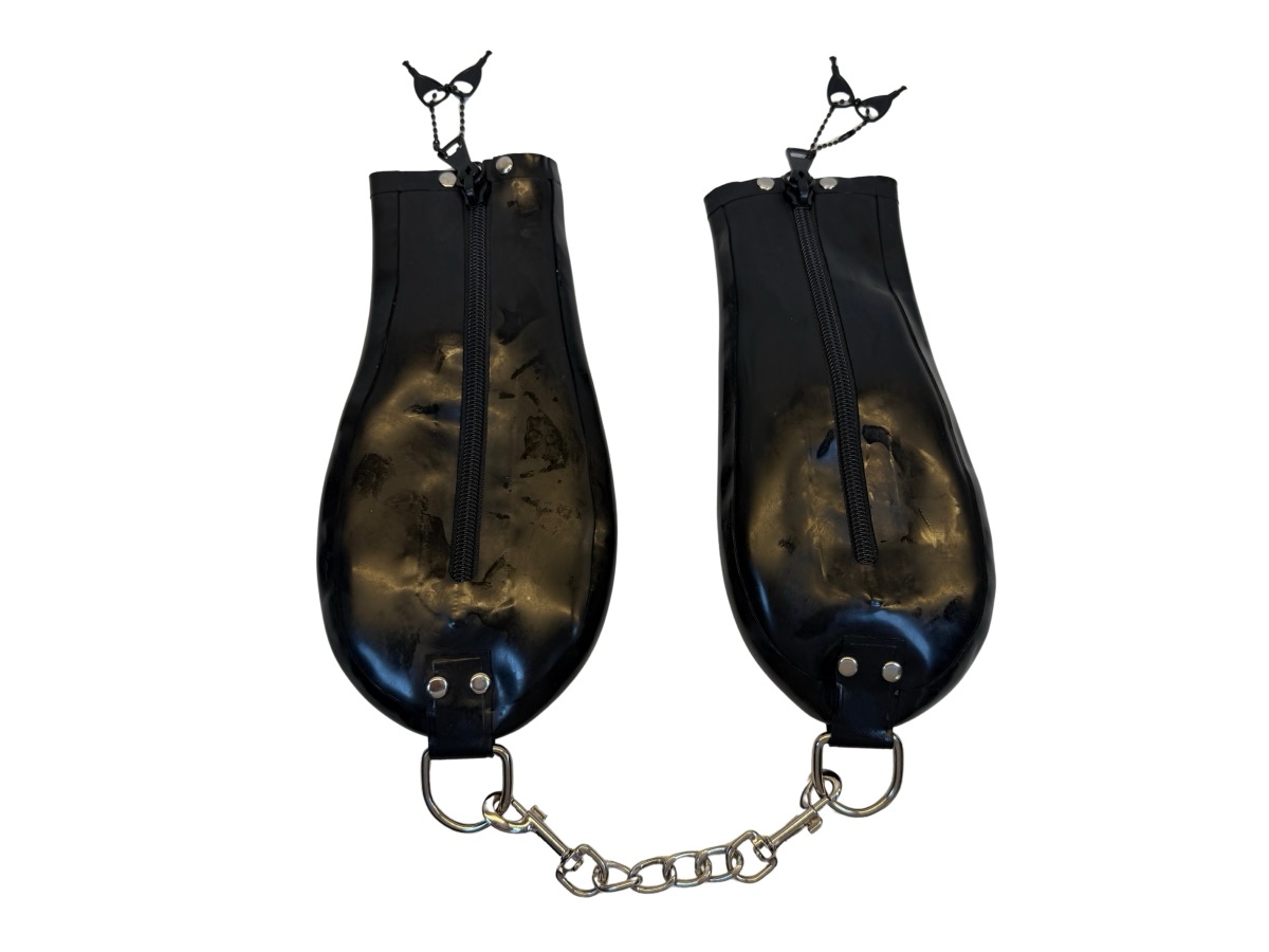 Handfesseln aus Latex, schwarz, mit Kette und Karabinern